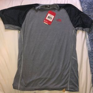 Men’s Small North Face Short Sleeve